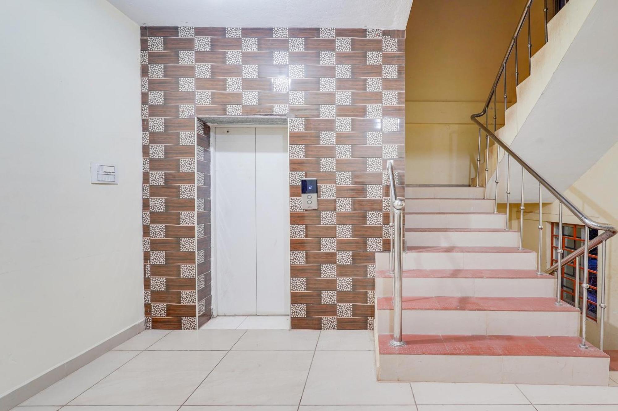 Super Hotel O Sharmila Guest House Pondicherry Exterior photo