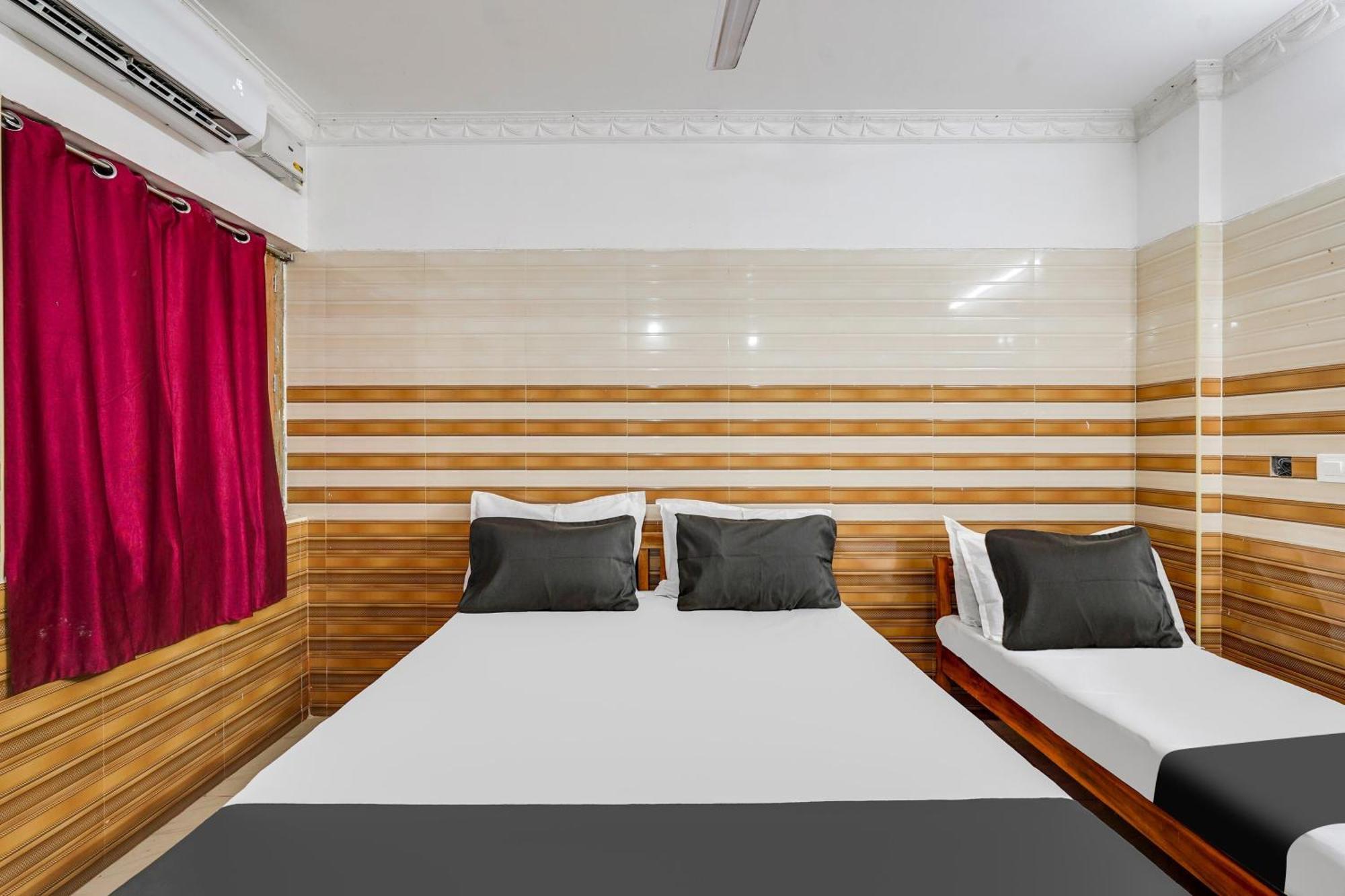 Super Hotel O Sharmila Guest House Pondicherry Exterior photo
